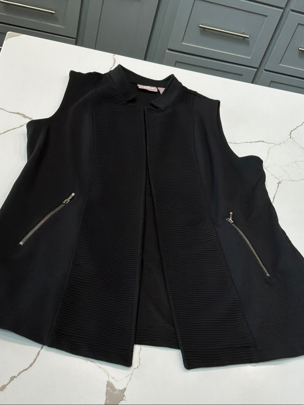 Chicos 1  Cardigan Black Sleeveless Zip Pocket Vest Side Bottom Slit Extra Sit